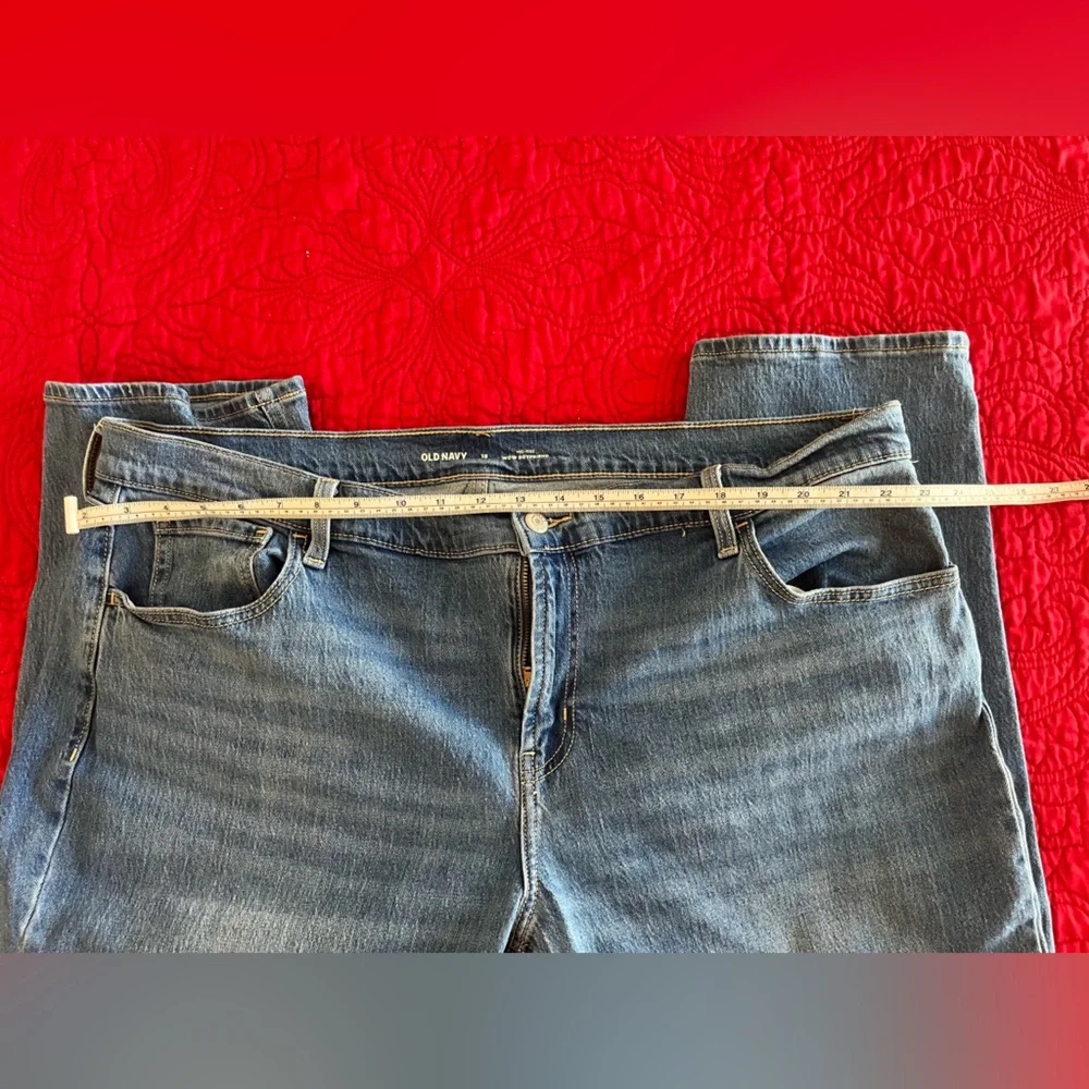 Old Navy jeans. Wow mid rise boyfriend jeans 18 - Picture 5 of 7